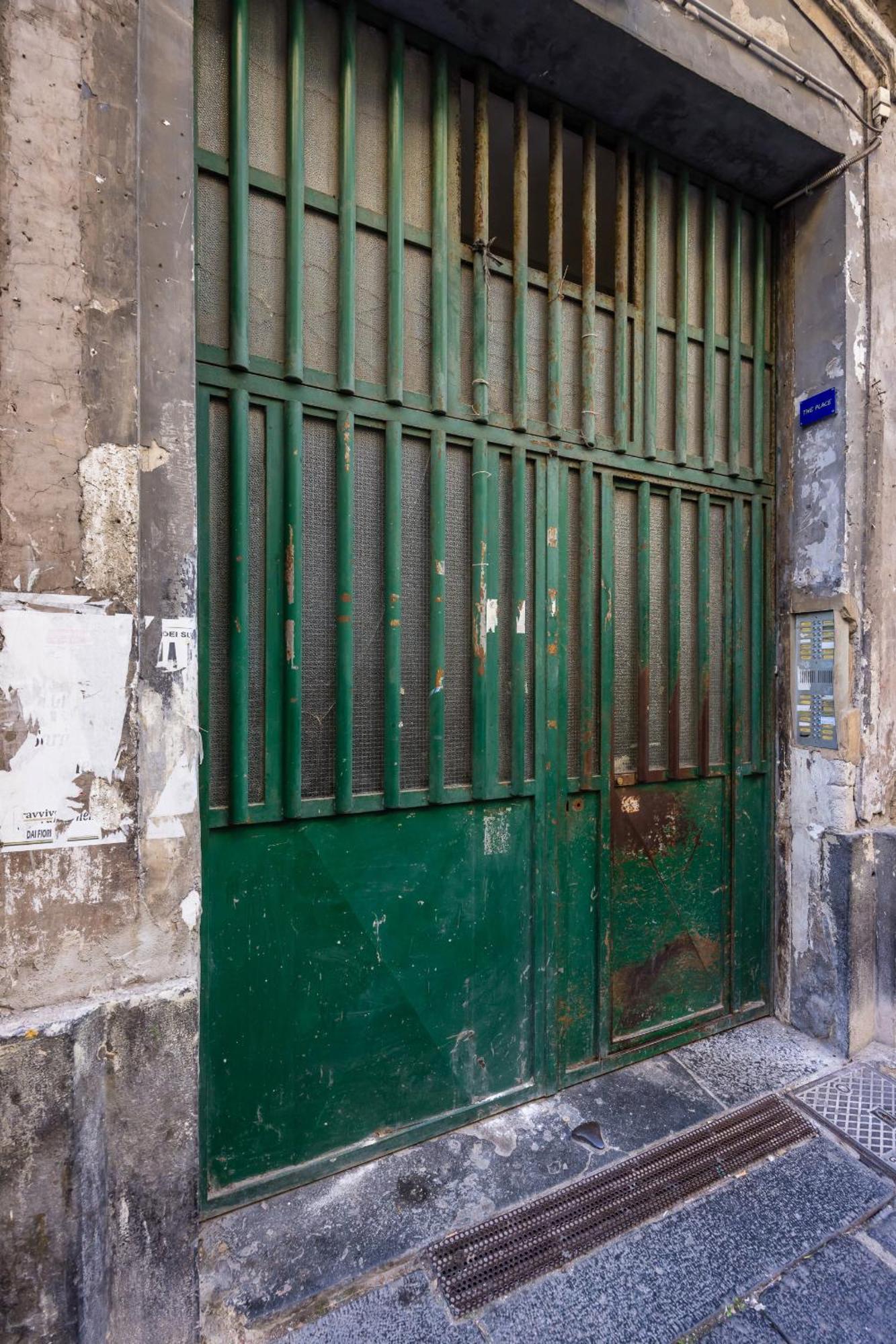 Via Milano Central Station Apartment Napoli Eksteriør billede