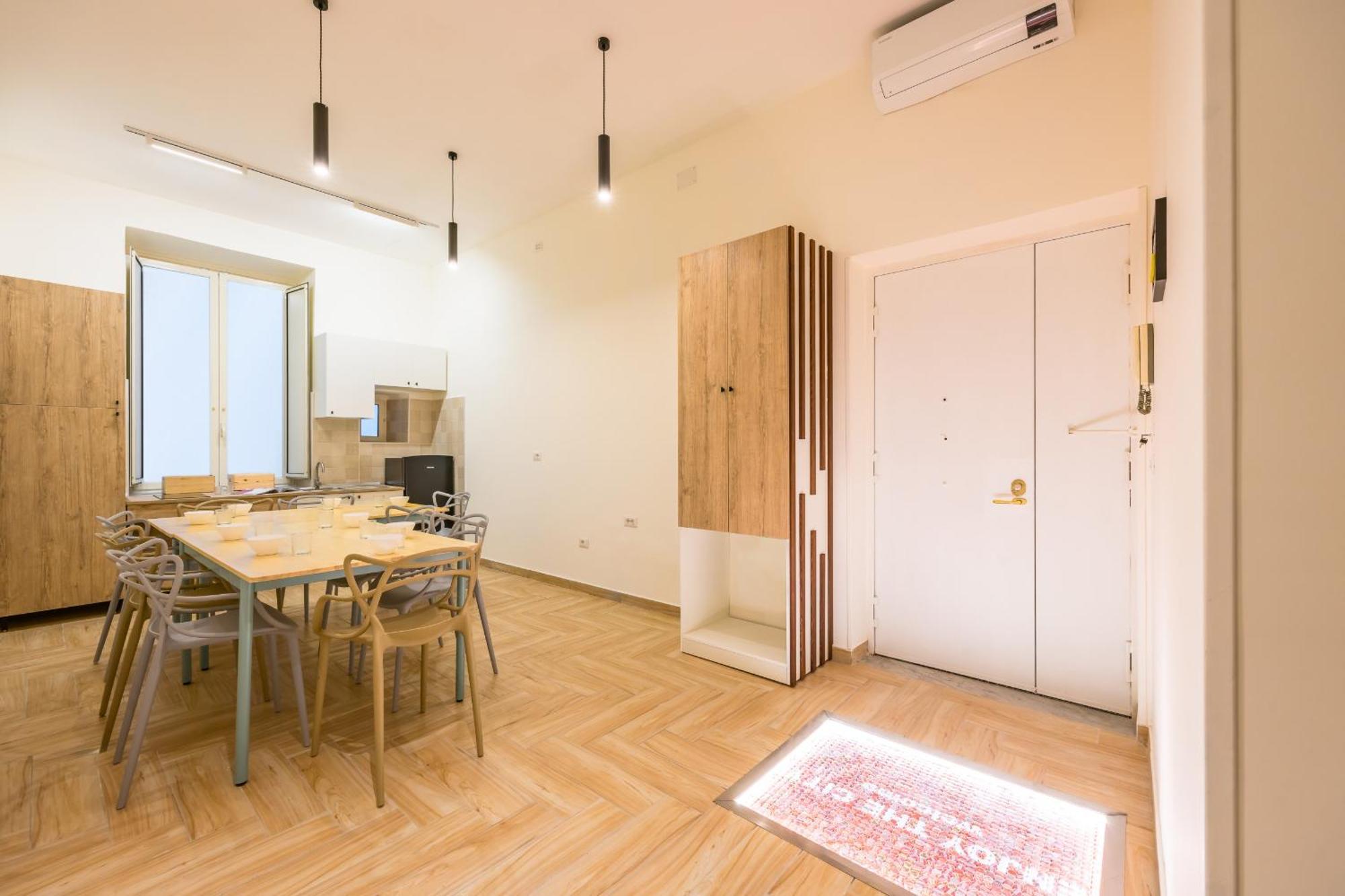 Via Milano Central Station Apartment Napoli Eksteriør billede